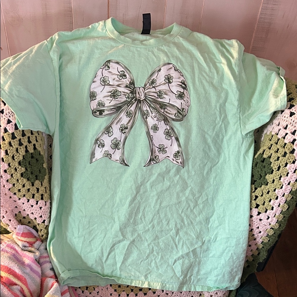Gildan Mint Green Short Sleeve Tee with Bow and Shamrock Graphic